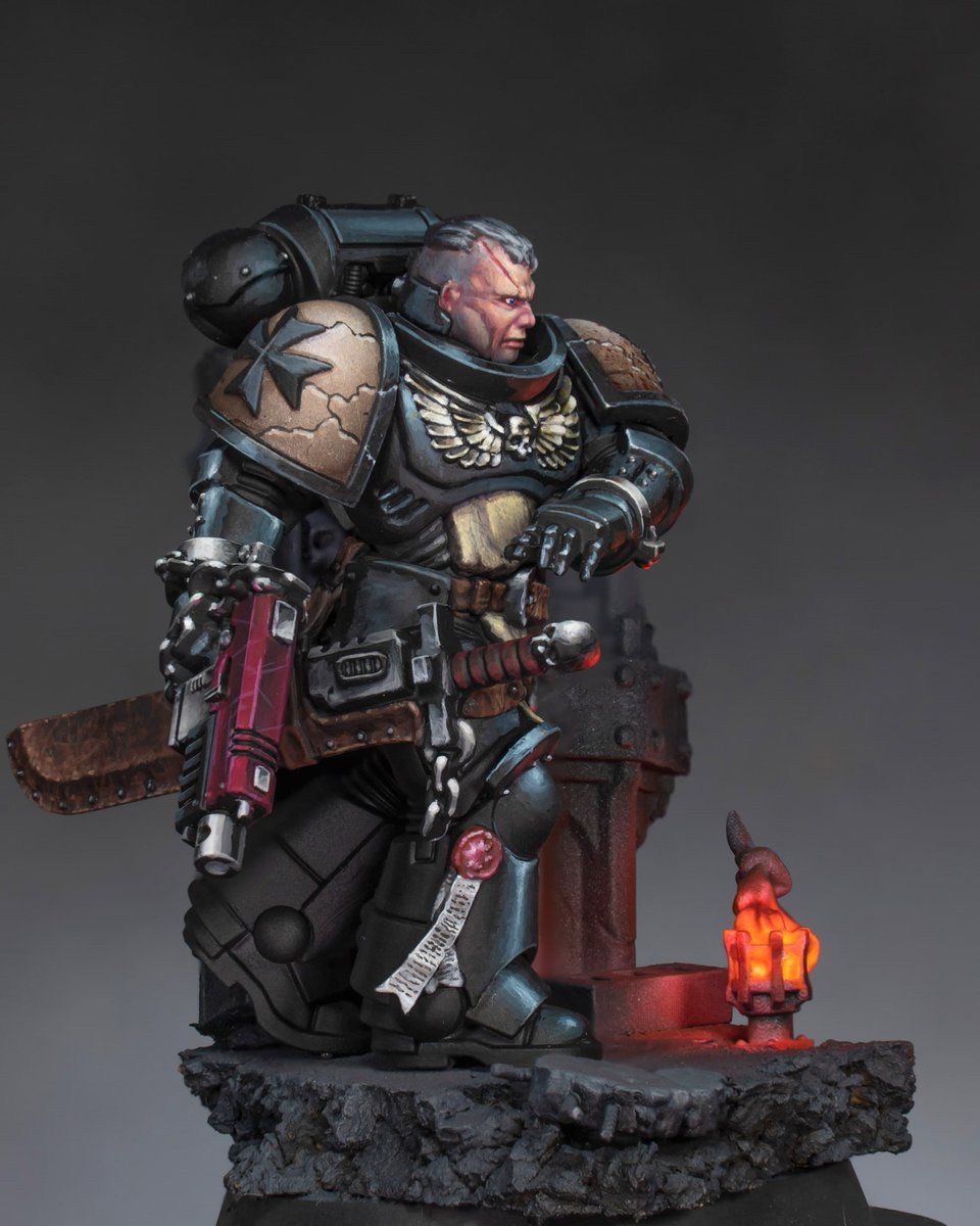 theminiaturista's tweet photo. Hace dos años pinté este templario negro y sigue siendo uno de mis favoritos. El sutil reflejo de fuego de la antorcha y la cara sería con una cicatriz lo que la hace especial.
Creo que la guía de pintura todavía está disponible en el enlace en pdf.

#warhammer #warhammer40k https://t.co/khC7fjfAit