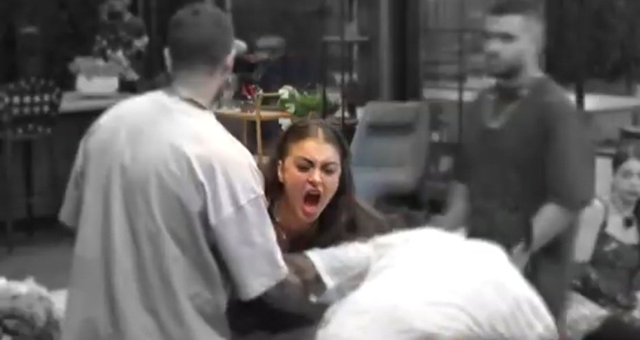 نَهان tweet media