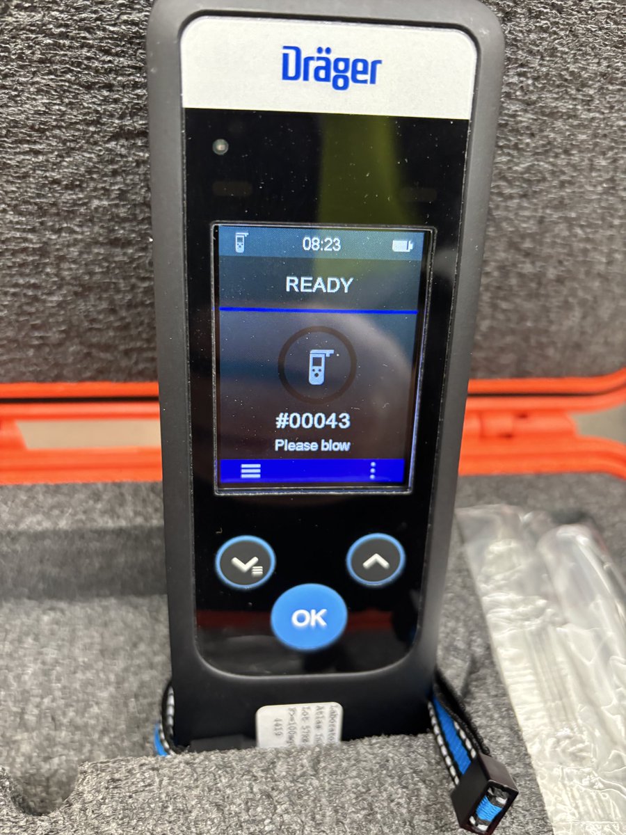 TrafficServices's tweet image. #FestiveRIDE2025 - have a safe weekend - @TrafficServices have partnered with @TPS42Div and will be out checking for driver sobriety as the night goes along - with so many options to get around - designed driver, ride share #TTC - please #DriveSober - If you suspect someone is