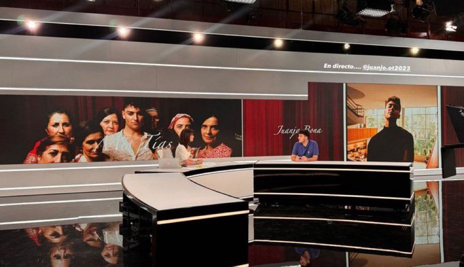cstlaaviee's tweet photo. juanjo que importante eres para rtve https://t.co/V1pDq4Y8jW
