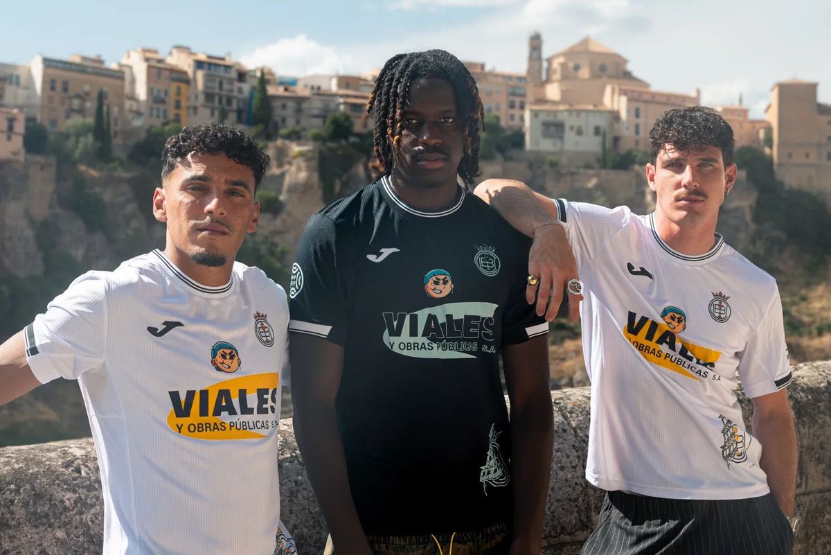 Solo para los balompédicos que habéis sido buenos 😜
Sorteo de los que molan 😊

Sigue la cuenta del <a href="/UBConquense/">UB Conquense</a> y la de <a href="/masso_10/">Carlos Ruiz Massó</a> 

Dale me gusta ❤️ y RT a este tweet para entrar en el sorteo de una camiseta del club de moda 

Se vienen los Reyes 🫅