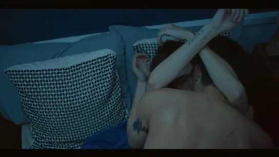 meowpphu's tweet image. Sooo khun thee and peach is the type who kiss while having seggs🤧 #MeAndTheeSeriesEP7