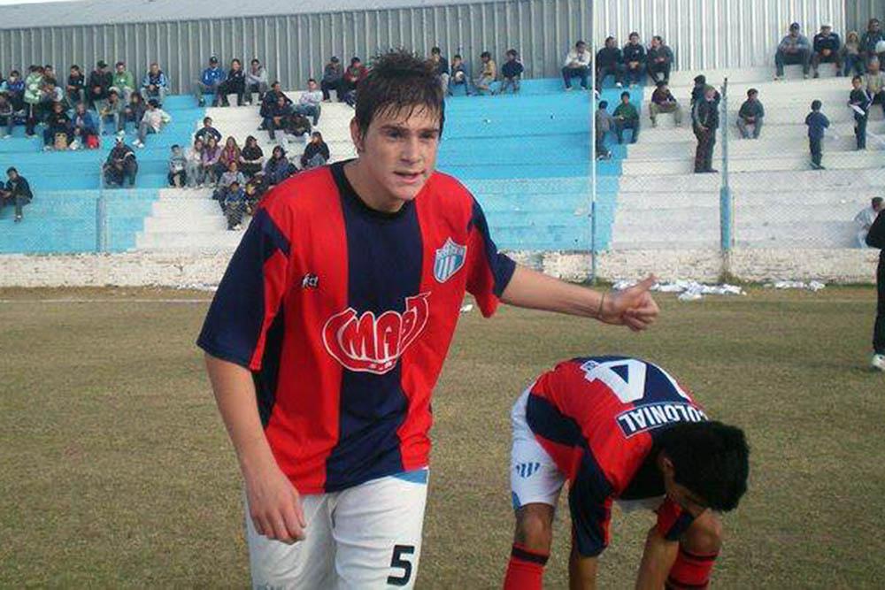 "Mi sueño de chico fue jugar en Primera división... Ahora es jugar con <a href="/EstudiantesRio4/">A. A. Estudiantes de Río Cuarto</a> en Primera, es el club que me hizo profesional y el que en mi peor momento me volvió a dar la oportunidad. Será algo hermoso jugar en Primera con Estudiantes en el 2026".

Firma <a href="/ColoCabrera5/">Colo Cabrera</a>