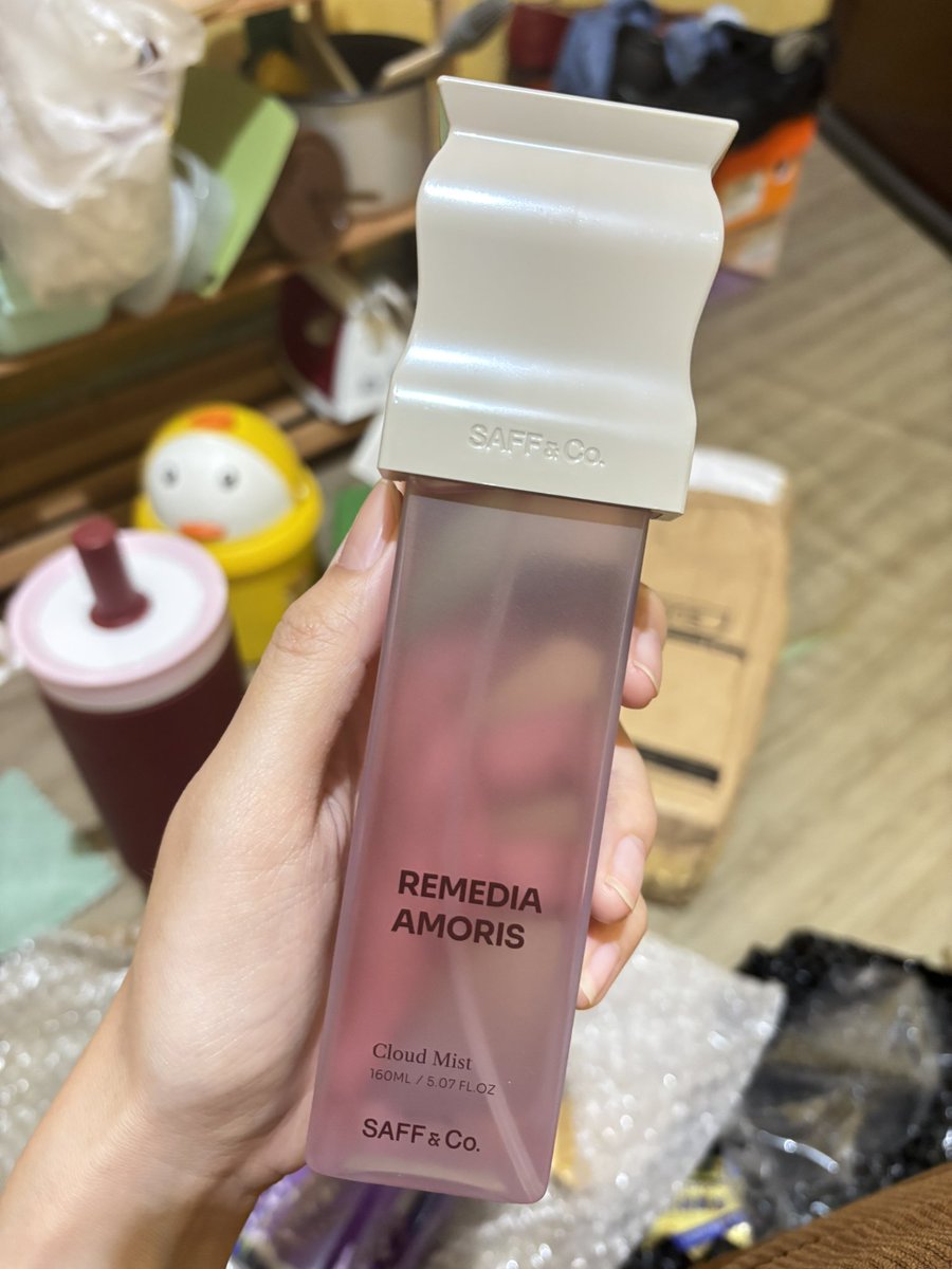 tarestare's tweet image. penasaran sama bau nya, ternyata gituu
yg pink enak juga kali yaaa