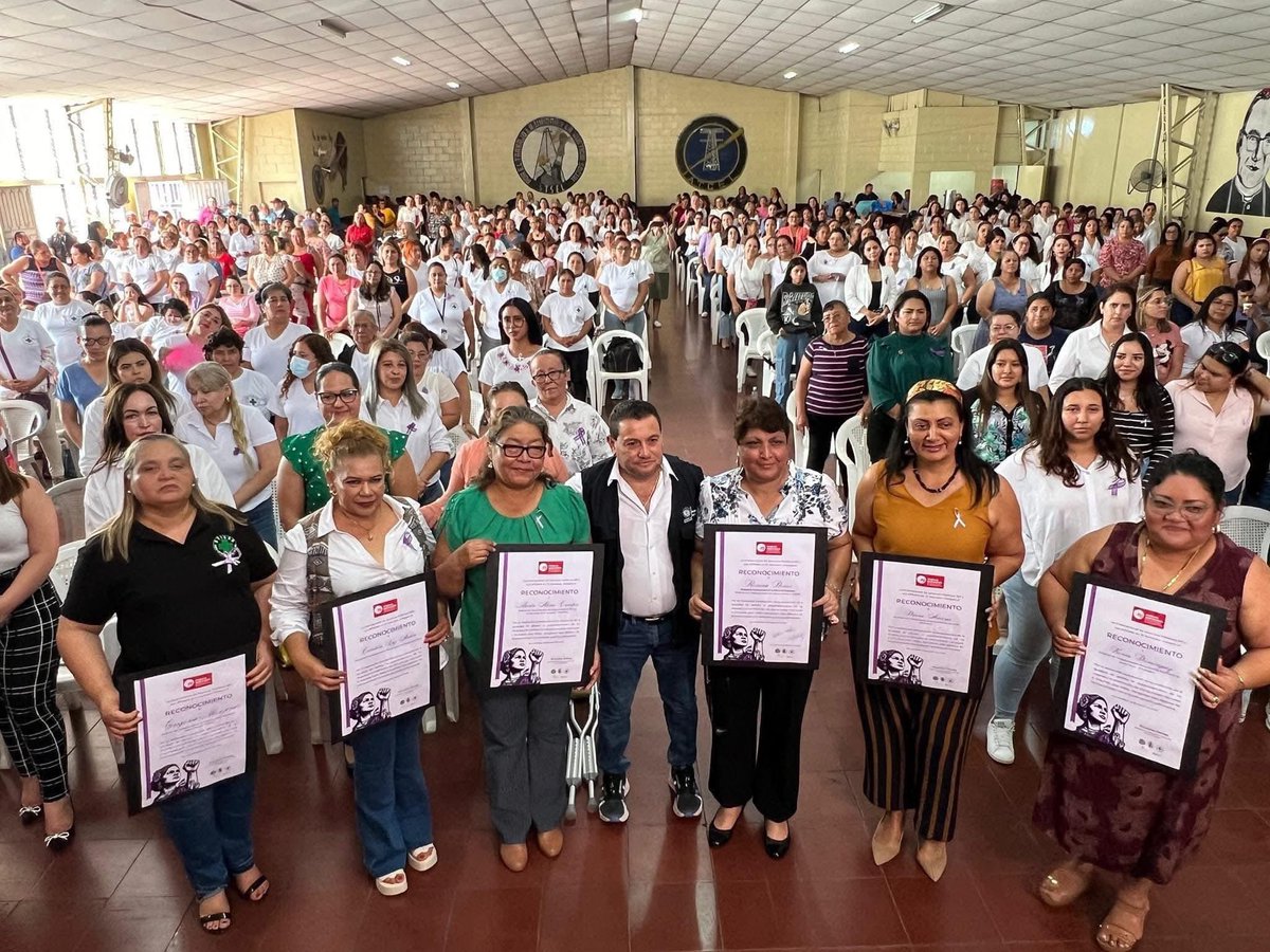 UnidadSindical_'s tweet image. El 8 de marzo honramos la lucha de las mujeres por la igualdad y la justicia. 

Su liderazgo fortalece al sindicalismo salvadoreño.

Y nos compromete a seguir construyendo un movimiento inclusivo y equitativo.

Su aporte ha sido decisivo en el movimiento sindical, abriendo…