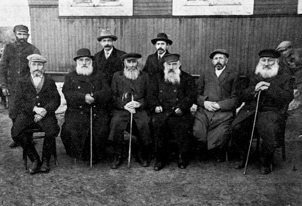 bretplate's tweet photo. @StephenM Nothing says First World elegance and education better than someone whose Jewish forebears had to flee a tiny backwater village to escape the Russian pogroms under Tsar Nicholas. https://t.co/hMN74XaCrk