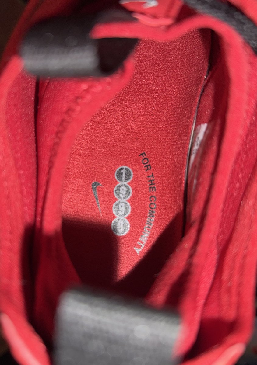 Karasu_Marou's tweet image. For the community, by the community.
Nike air max SNDR x Offspring