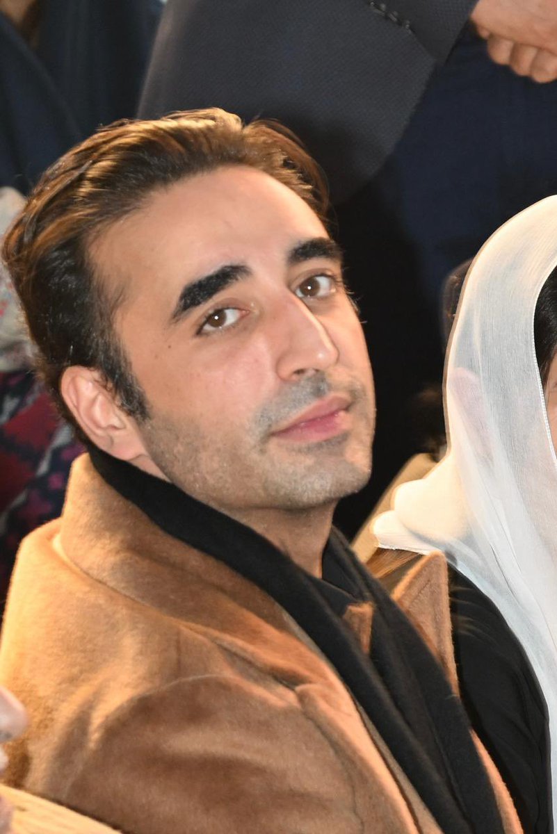 ImranBabbar55's tweet photo. عوام کا ٹھاٹھیں مارتا ہوا یہ سمندر اس بات کا واضح ثبوت ہے کہ شہید محترمہ بینظیر بھٹو صاحبہ آج بھی عوام کے دلوں میں زندہ ہیں، اور ان سے ٹکرانے والوں کا نام و نشان تک مٹ چکا ہے,
#SalaamBenazir 
@BBhuttoZardari https://t.co/iCnr2IrKWz
