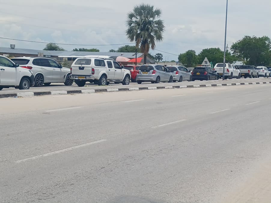 TheNamibian's tweet image. DOUBLE LANE ... Residents of Oniipa and Ondangwa have expressed frustration during the festive season, saying travelling between the two areas has become increasingly difficult due to persistent traffic congestion. Residents have called for the B1 road linking Ondangwa and Oniipa…