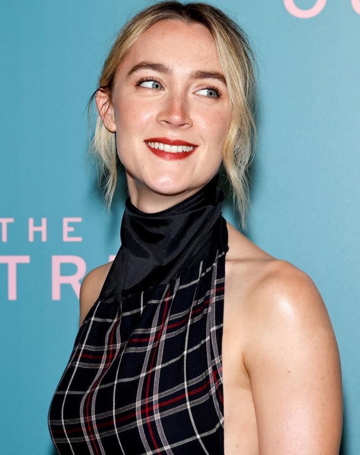saoirsefiles's tweet image. Saoirse Ronan to make her directorial and writing debut with ‘PAPER PLANE’
