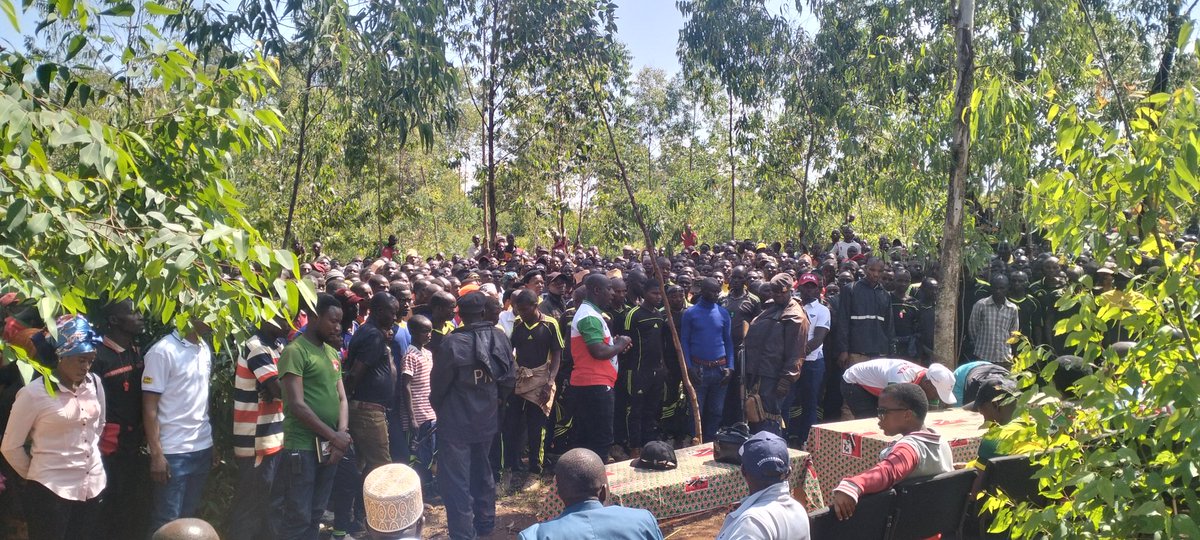 #Burundi
Kuri uyu wa 27/12/2025,ubuserukizi bwa <a href="/CnddFddBuhumuza/">CNDD FDD Buhumuza</a> bwagendeye imbonerakure zo muma zone 6 ya komine #Butihinda.Zone zagendewe zikaba zihana imbibe n'ibihigu vy'urwanda  na #Tanzanie.Ni mu ntumbero yo kuzishira ku kivi no kuzitera intege mu bikorwa zikora
<a href="/CnddFdd/">CNDD-FDD</a>