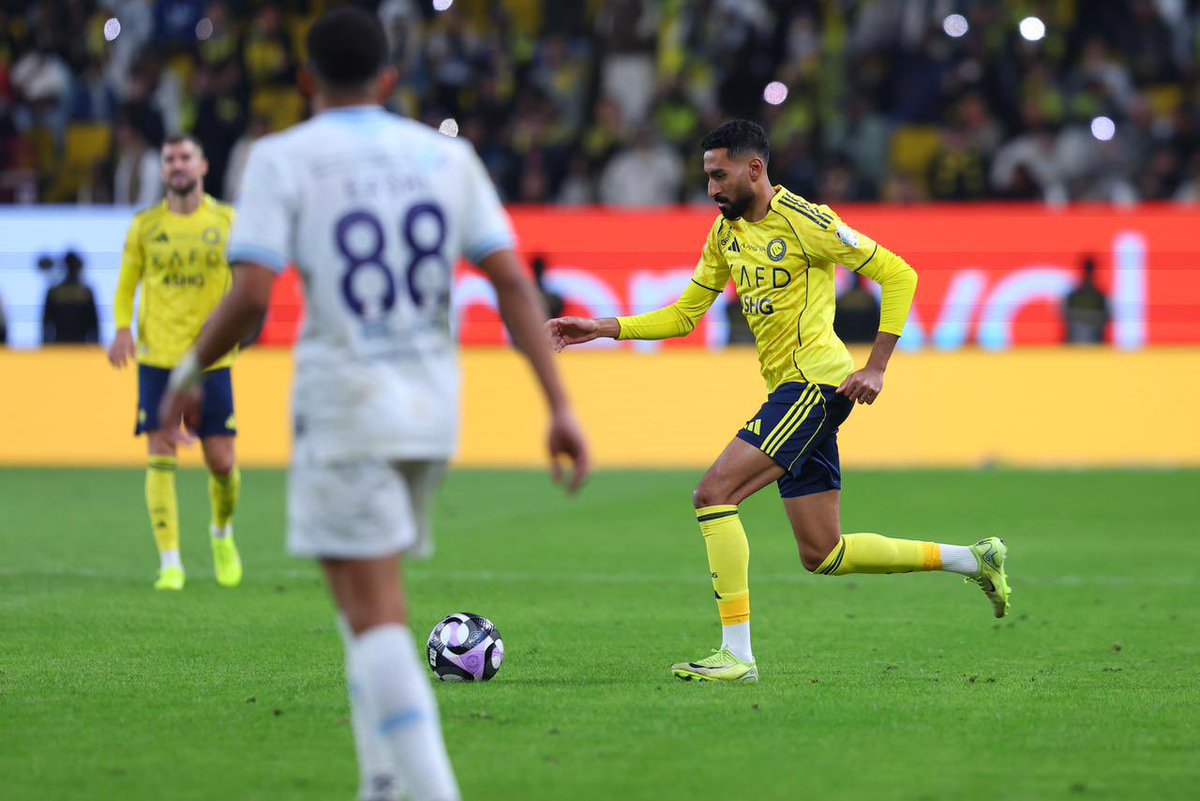 الف مبروك جمهورنا 
الغالي 💛💙
وبإذن الله نواصل تفوقنا  في اللقاءات المقبلة 🙏🏻

#النصر_الاخدود 
#دوري_روشن_السعودي