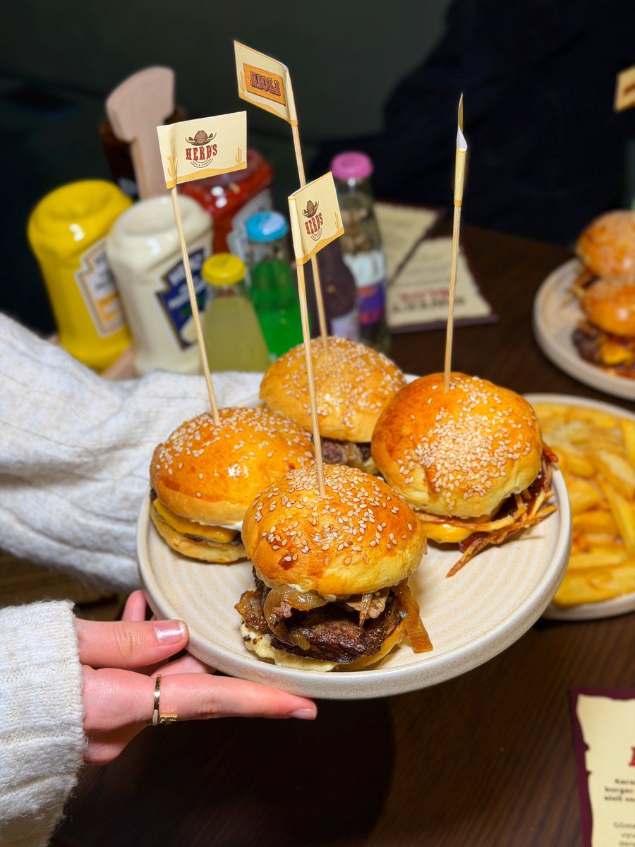 Ankara’da Dallas konseptli Burgerci Hoşdere caddesine açıldı.