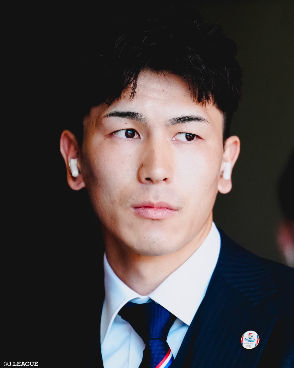 J_League's tweet photo. 🎂 HAPPY BIRTHDAY 🎂

本日12月28日は
横浜F・マリノス
加藤蓮 選手の26歳の誕生日です👏

加藤選手、
おめでとうございます🎊

@csRen1228
@prompt_fmarinos https://t.co/7aJ3UA8yY2