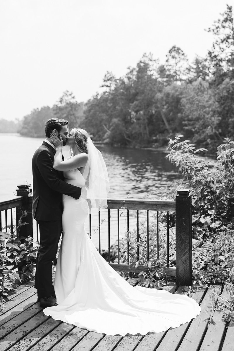 Carson2Money's tweet image. It’s been a crazy 2025

Got married to my best friend
Bought a house
CPA licensed

Also, reading the Bible this year has drastically changed both my wife and I’s lives

We are proud to say Christ Jesus is our Lord and Savior

Cheers to a new year 🥂