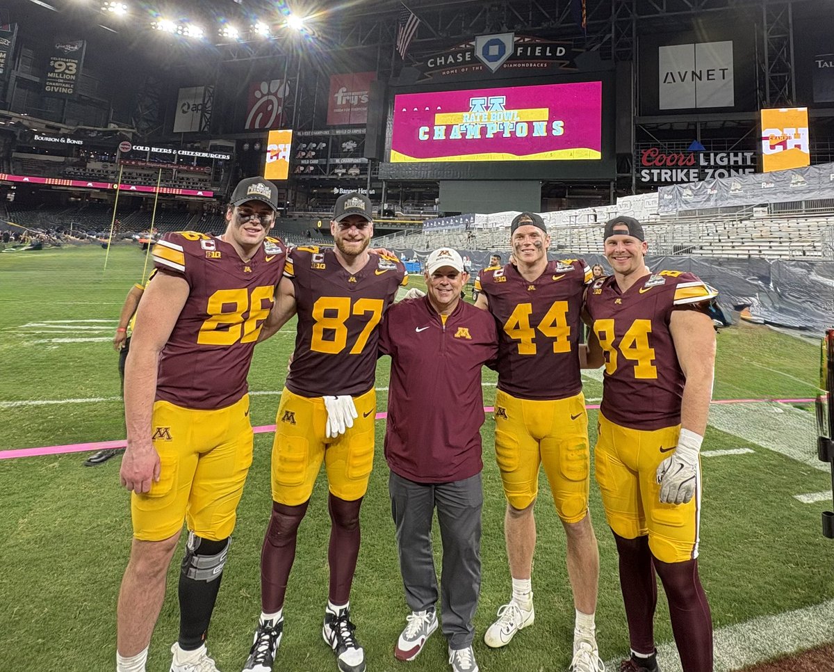 CoachKoehler's tweet image. Never like saying goodbye…so how about…“I’ll see you later.”  The M never comes off. #RTB #BIGBODIES