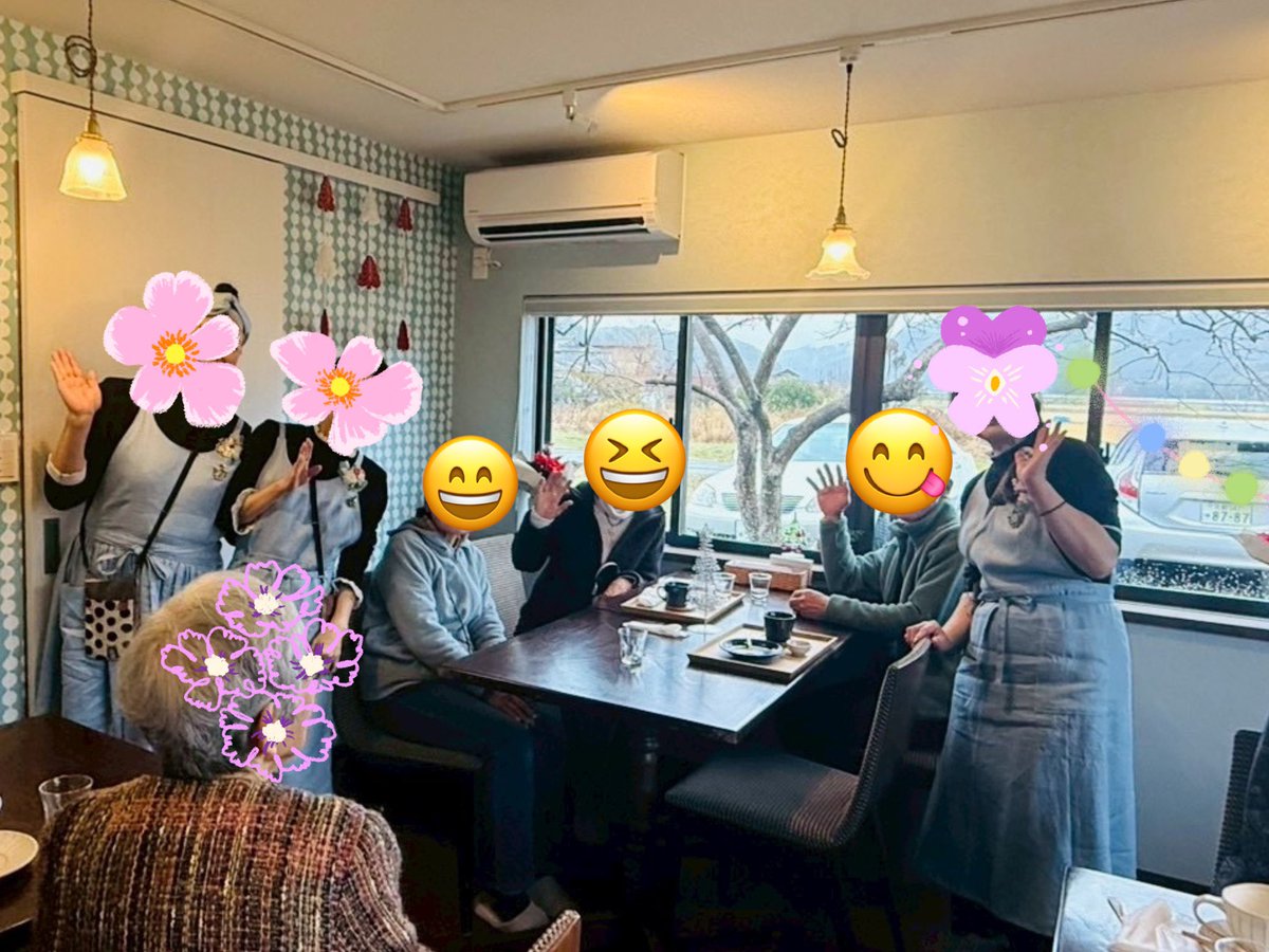 imb_tg's tweet photo. 小さなおうちカフェhana
12月21.23.24日
3日間のプレオープン
無事終了しました！

地域の方に来ていただき、ほのぼのとした、なごやかな時間を過ごすことが出来ました。
グランドオープンに向けてまた頑張ります💕

#田舎カフェ
#カフェ開業
#第二の人生 
#新たな挑戦 https://t.co/w2D34sAb4w