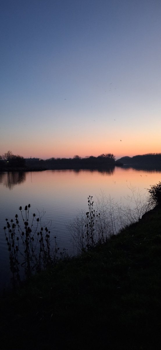 josettehersent's tweet photo. Quand le silence se signe, le temps s'agenouille. https://t.co/VW3ZWhTDsG