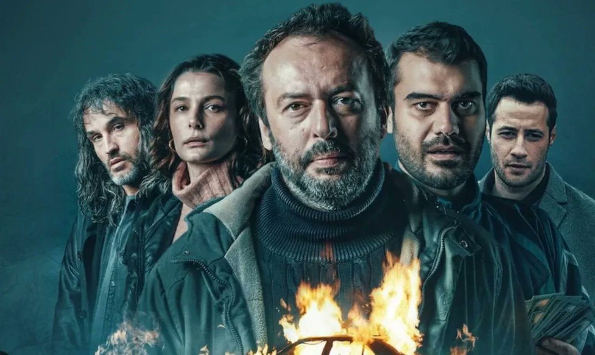 Kasaba dizisinde ki uzun saçlı oyuncuyu Geniş Aile Ulvi'ye nasıl bu kadar çok benzettiniz lan? Adam bildiğin Ulvi'nin uzun saçlı sakallı hali amk