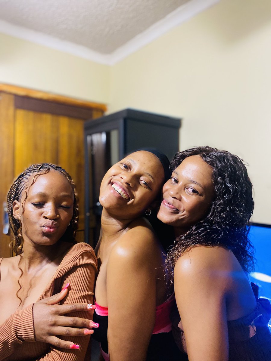 AYANDACEBEKHUL8's tweet photo. 🤎🖤 https://t.co/OWTyRneNxy