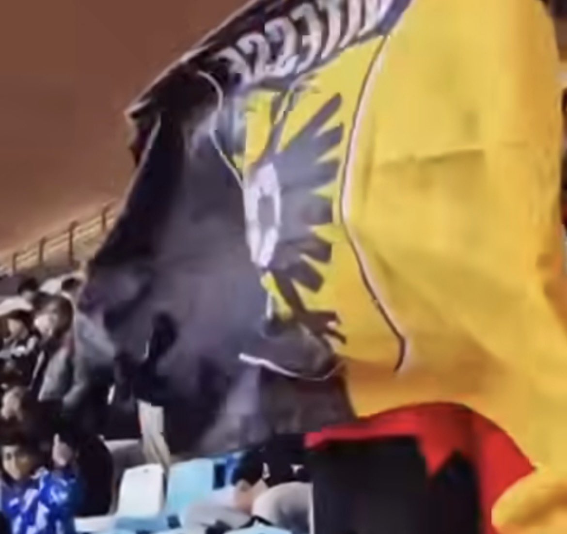 jojo klaagzak tweet media