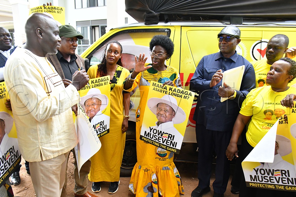 newvisionwire's tweet photo. KAMULI - First Deputy Prime Minister and Minister for East African Community Affairs, Rebecca Alitwala Kadaga, has launched an intensified door-to-door mobilisation drive in the Busoga sub-region to rally support for President Yoweri Museveni's re-election in the upcoming January 15, 2026, general elections.

DETAILS👉 https://t.co/6qUhGWOda0

#VisionUpdates
