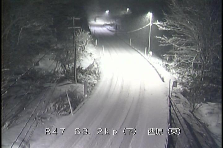 mlit_sendai's tweet photo. #冬道情報　#雪道情報　#道路情報　#気象情報

令和7年12月28日　3時50分

#国道47号 大崎市鳴子温泉

道路情報や気象情報にご注意いただき、冬タイヤ等滑り止めを装着のうえ十分注意して走行願います。

リアルタイム情報はこちら　↓
https://t.co/TVC5cXF49w https://t.co/MDHx8iPZby
