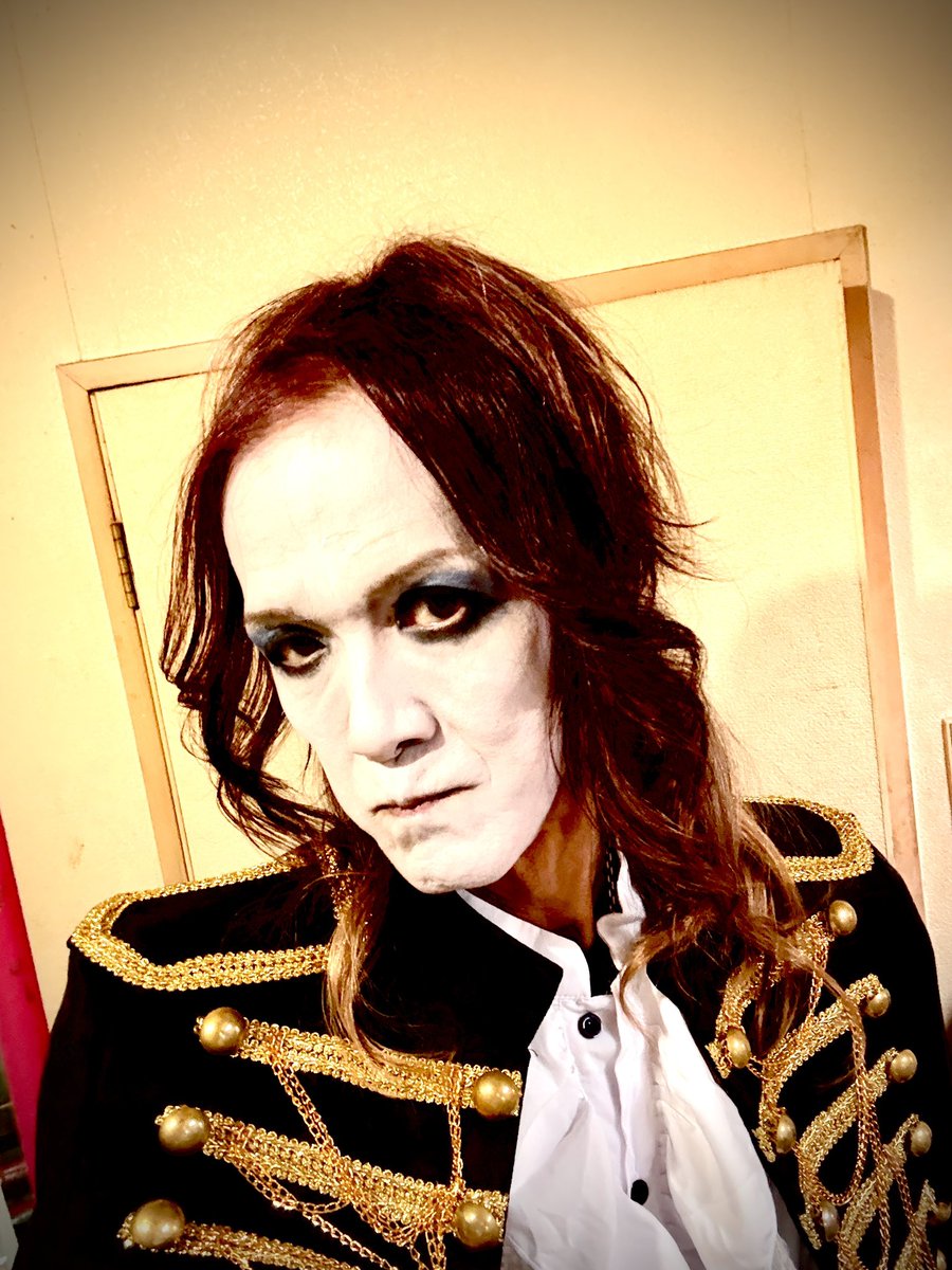 犬神サアカス團
アキラさんBD参加の皆さま
ありがとうございました♪(´ε｀ )ヘブンズドアスタッフの皆さま一年お世話になりましたm(_ _)m
楽しかった⚡️⚡️
アキラさんおめでとうございます🎂まずはゆっくり休んでください♪