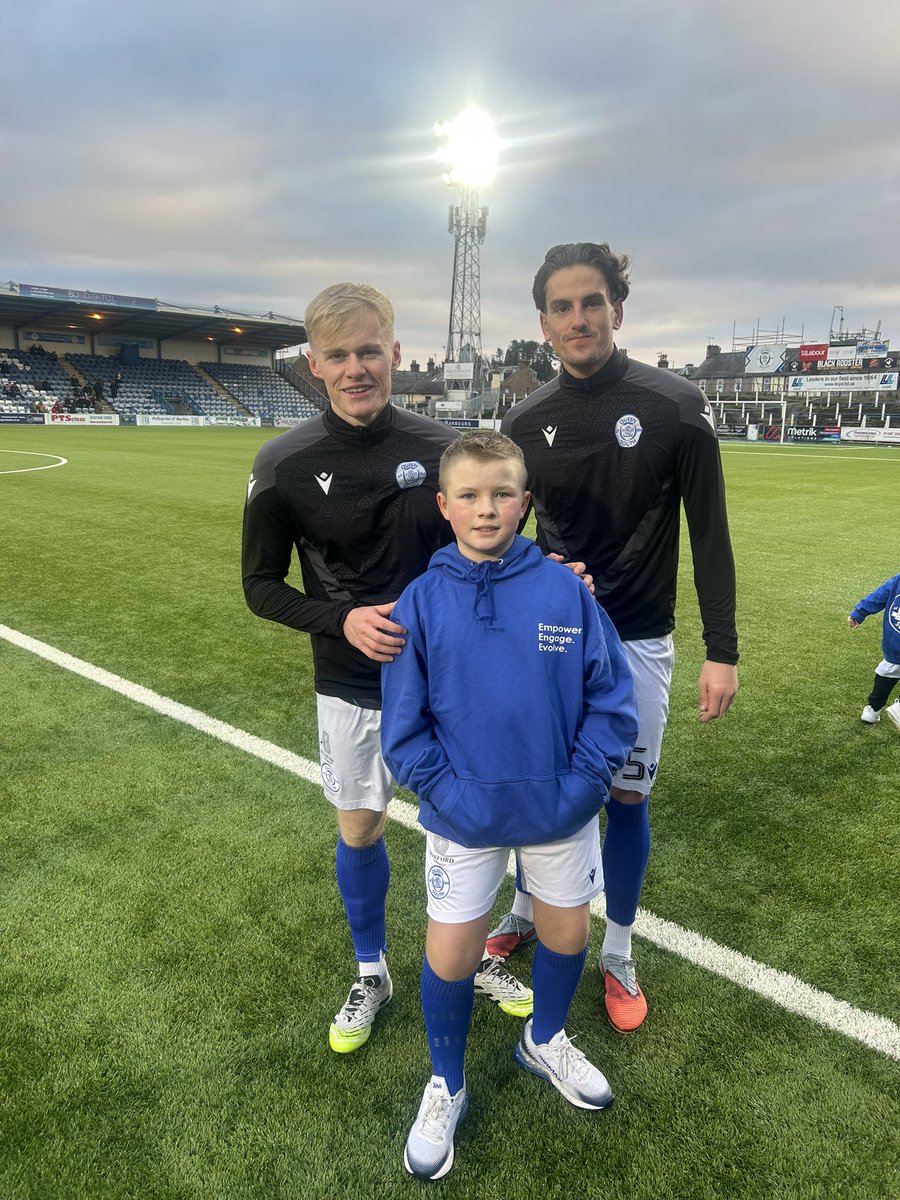 Billy Currie tweet media