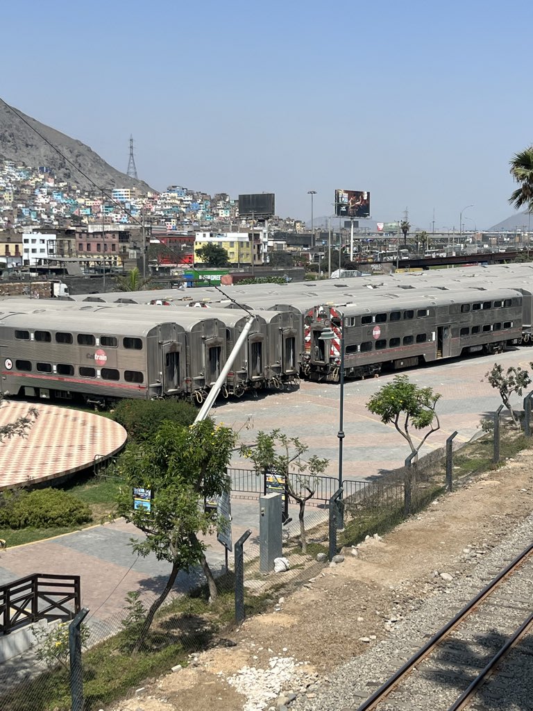 La cutra más grande! El cementerio de los trenes de Porky! Dios nos libre de este hombre