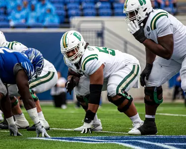 Charlotte OL Mo Clipper is entering the transfer portal, his reps <a href="/josephtimpanodm/">Joseph Timpano</a> and @jonm_salter tell <a href="/PeteNakos/">Pete Nakos</a>. 

The 6-foot-5, 315-pound OL is a former Tennessee transfer who played in over 700 snaps in 2025.

on3.com/transfer-porta…
