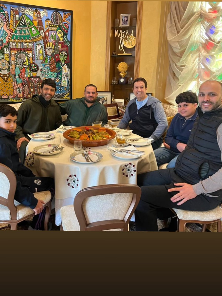 الجزائري الذي لا تملك إلا أن تحبه هو #جمال_جبالي.
#المغرب #الجزائر #كأس_الأمم_الإفريقية