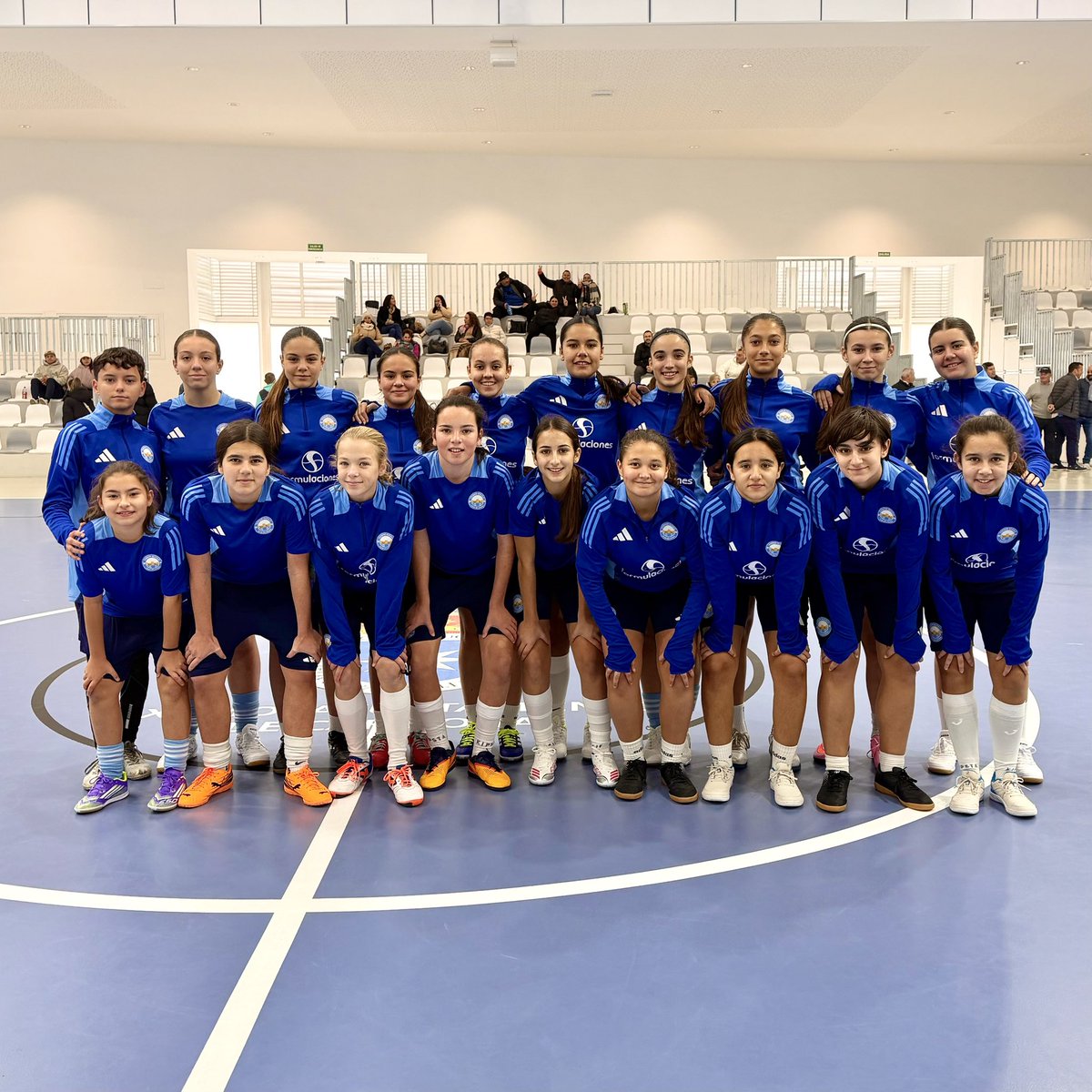 🆕😋 Una amplia representación del Azvi #CiudadAlcaláCF disfrutó este sábado de una jornada de tecnificación de fútbol sala promovida por la @rfaf.

☺️ ¡Gracias por la invitación y la experiencia! 🔝

#AlcaládeGuadaíra #FutFem 🩵🤍🩵