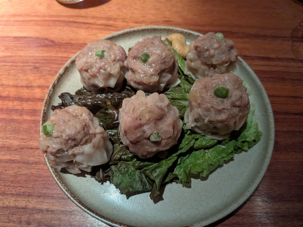 シウマイ屋さんへ。