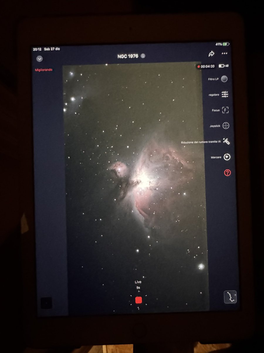 Circa 30 minuti di esposizione, la serata è buia e stellata.. e il primo miracolo inizia ad apparire sullo schermo.