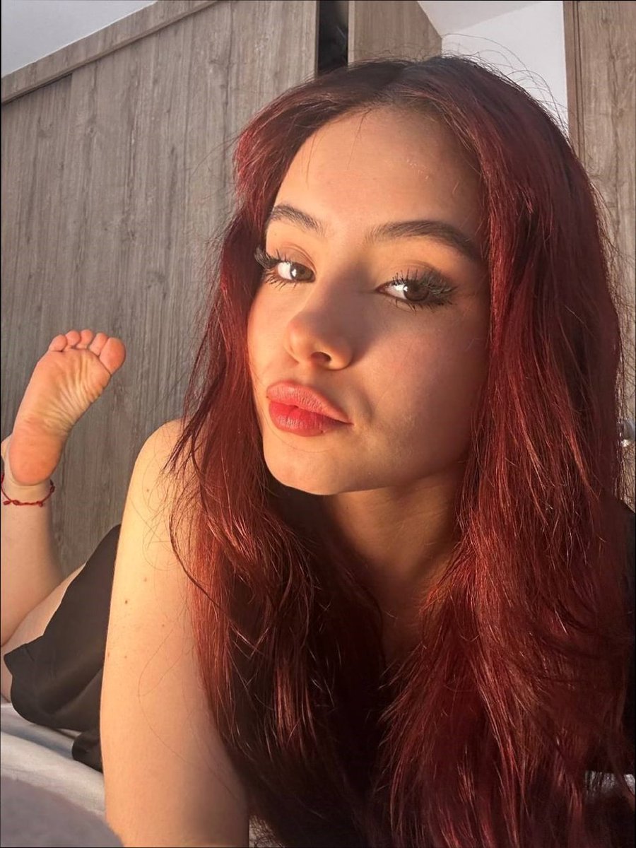 chloepeaa's tweet photo. show me your D 😭

(no age limit and I trade with followers)!!!. https://t.co/vsrF5ChLfB