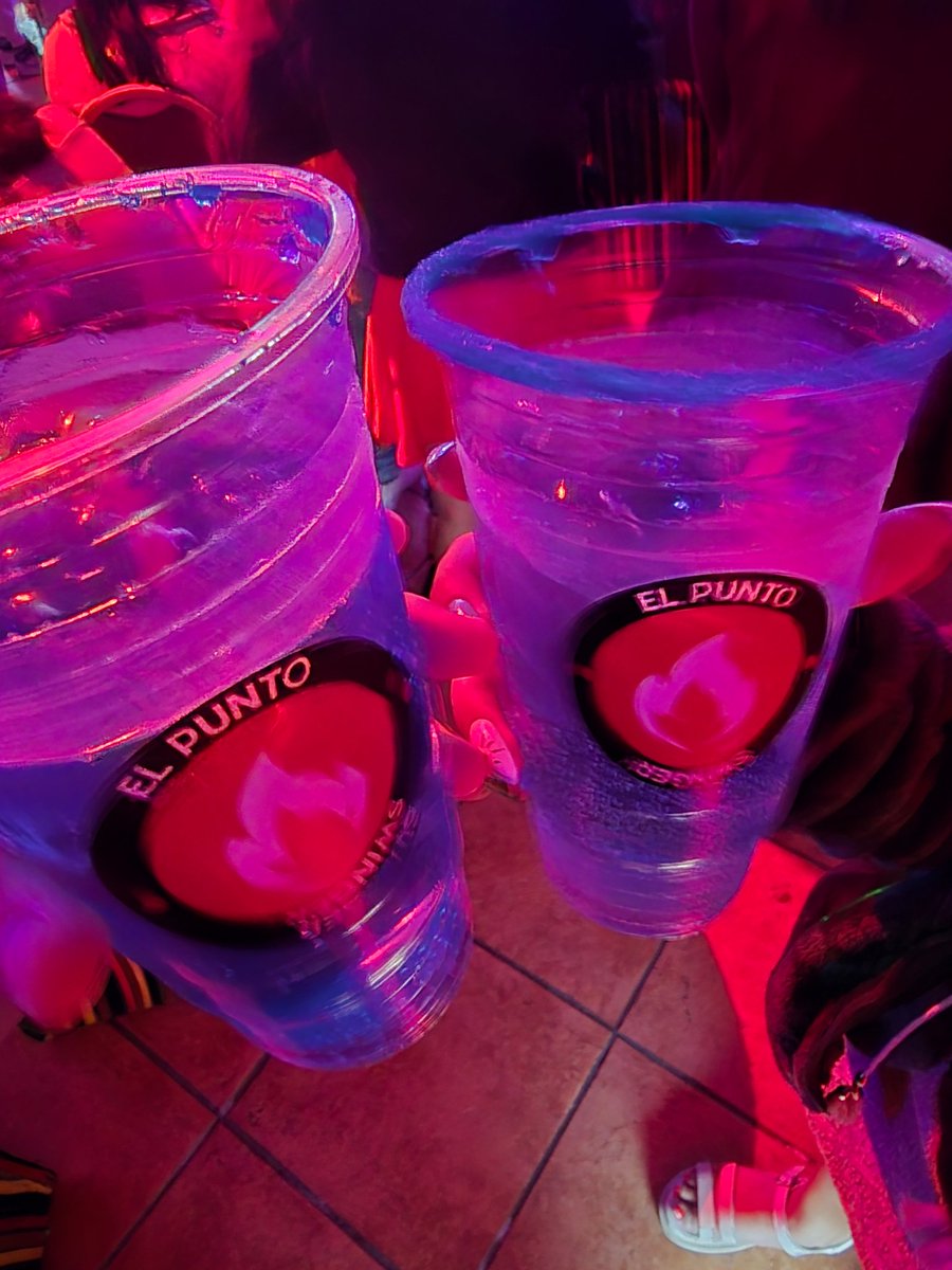 AlanandKari's tweet photo. Nos gustó mucho asistir al @Elpunto_sw, sin duda volveríamos de nuevo 🥵 https://t.co/csGnm32nrQ