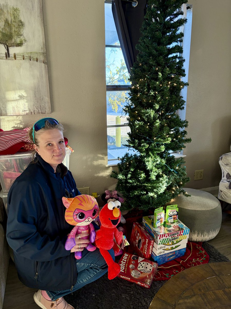 A special thank you to Johanna Partridge-Faith of Expo Home Improvement for dropping off 24 pounds of toys and diapers to Circle of Hope Community Center. We appreciate your generosity to help us bless a family in need with a Merry Christmas!