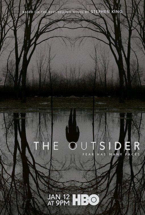 Si buscáis empezar una nueva miniserie y buscáis otra historia de Stephen King tras terminar 'Welcome to derry' no os perdáis THE OUTSIDER. 10 capítulos sobre un misterioso asesinato que te mantendrán pegado al asiento, la tenéis en HBO.