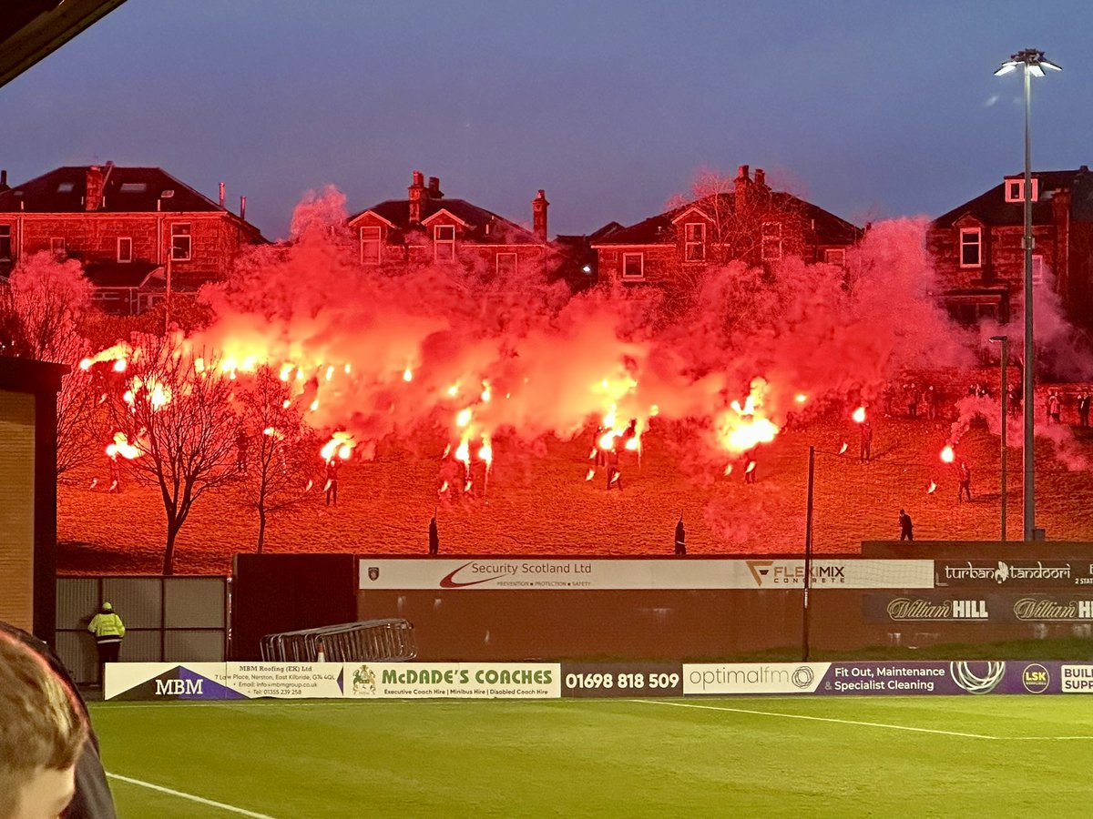 HoughtonHooTwo's tweet image. Looked good from the stand!