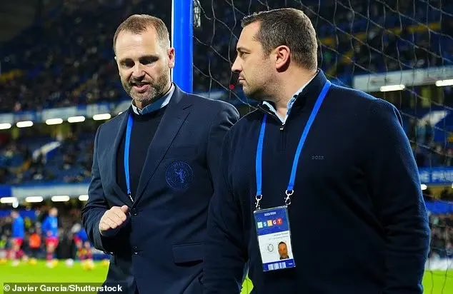 Gusto at left-back. £60m on Jamie Gittens. Reece James filling in at centre-back. 

£1b spent. 

How do these two still have a job? Get these pathetic excuses out the club. Absolutely hideous management to take Chelsea backwards consistently under the guise of positive PR.