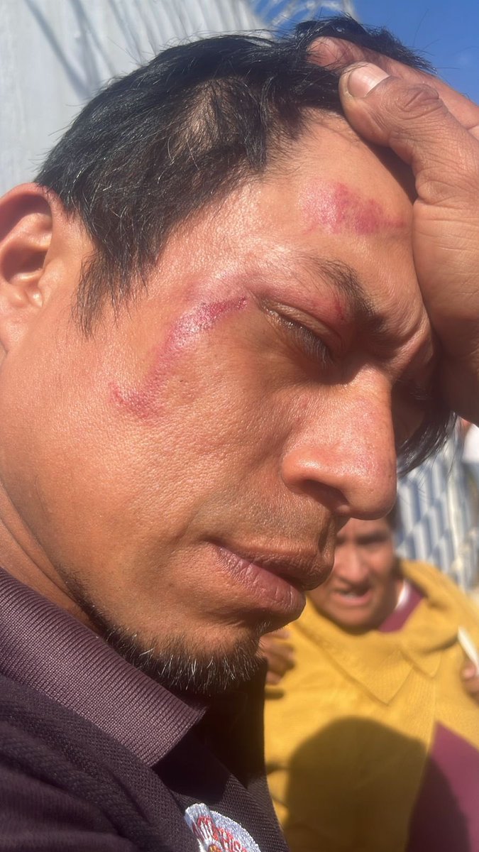 Total apoyo a los compañeros de Coatepec Ver. que el 22 de diciembre fueron desalojados violentamente comerciantes en respuesta al plantón en la presidencia municipal, uno de los comerciantes fue detenido injustamente.  #HayRepresiónEnCoatepec