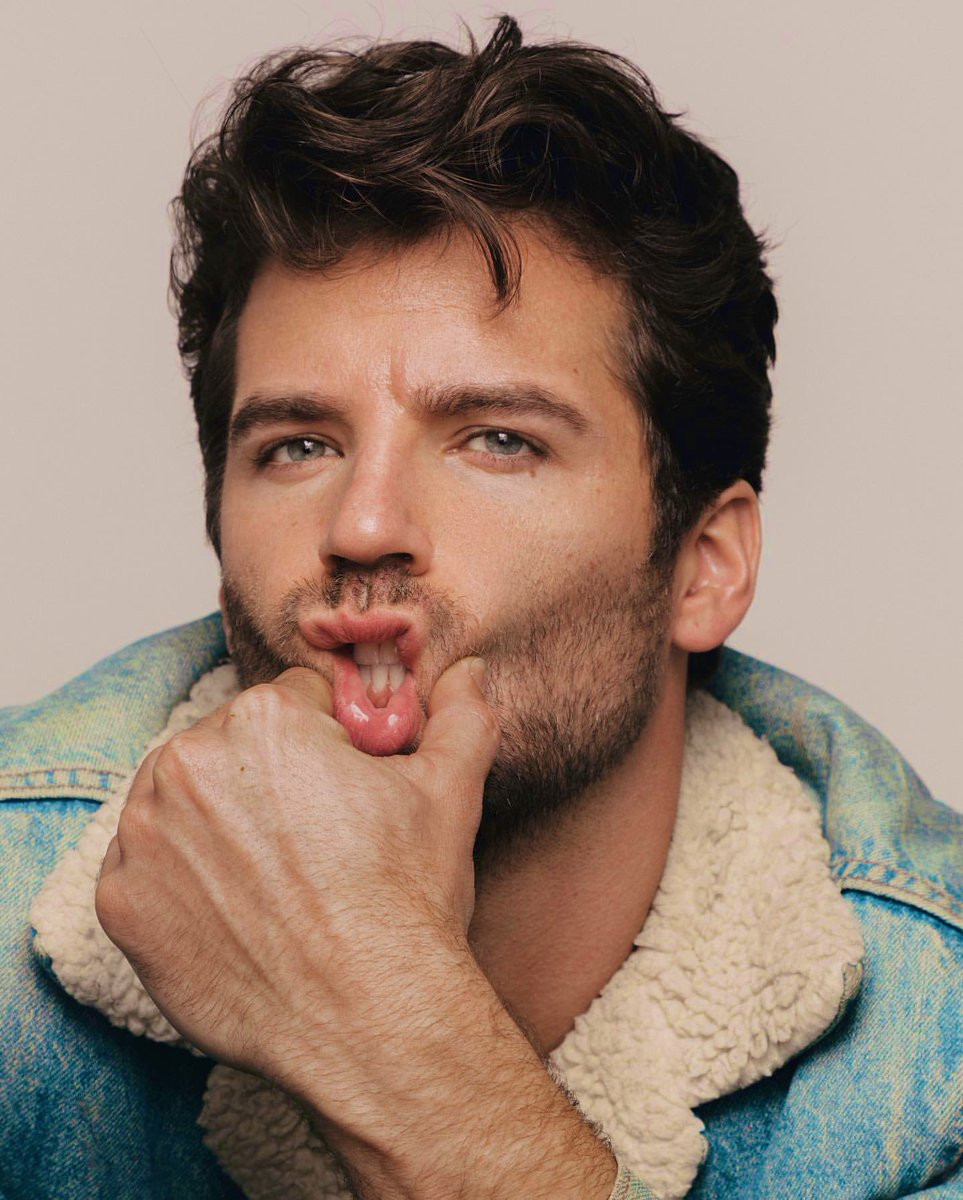 dancingpool's tweet image. ⠀ 
                        ¿Qᥙɩᥱ́ᥒ ϙᥙɩᥱɾᥱ ᥙᥒ ᑲᥱ⳽ɩto? 💋 
⠀ ⠀