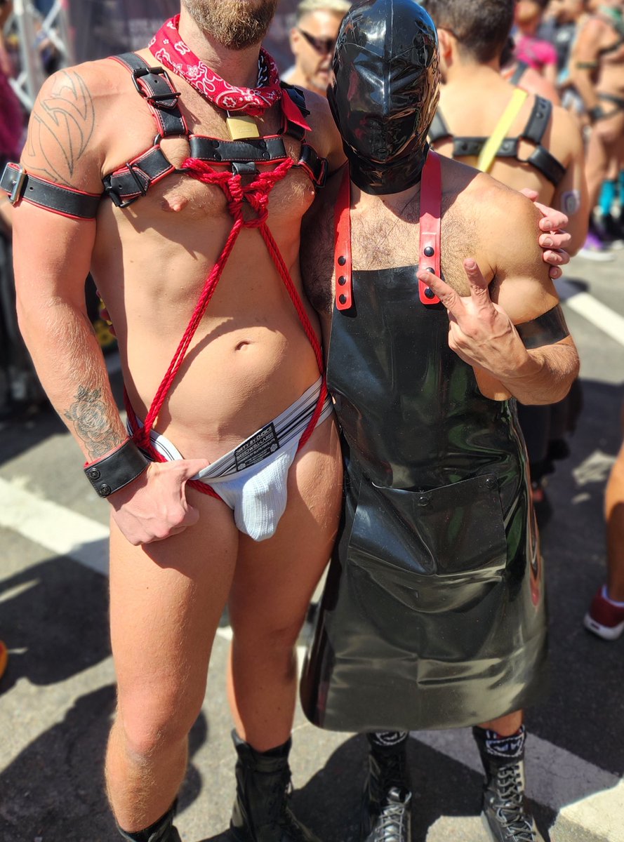 Roseymuscleboy tweet media