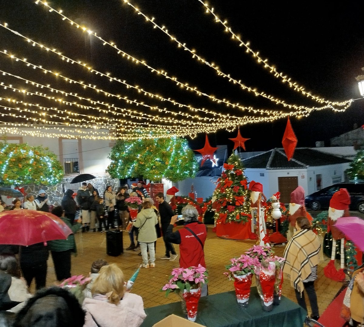 La confluencia Morente-Montalbán sigue dando sus buenos frutos, El niño Morente a la guitarra  y Juani de Montalbán al cante han ganado el Concurso de Villancicos de Morente, mientras en Peñarroya el Montalbeño F.C. con dos morenteños de misters ganaban la ida de la final de Copa