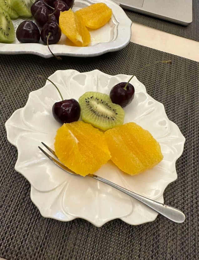 Ruby12338's tweet image. A rainbow of flavors in every bite 🍊