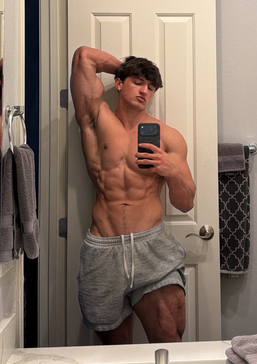 fiestyliz1's tweet image. describe me in one word (chck cmmnts)