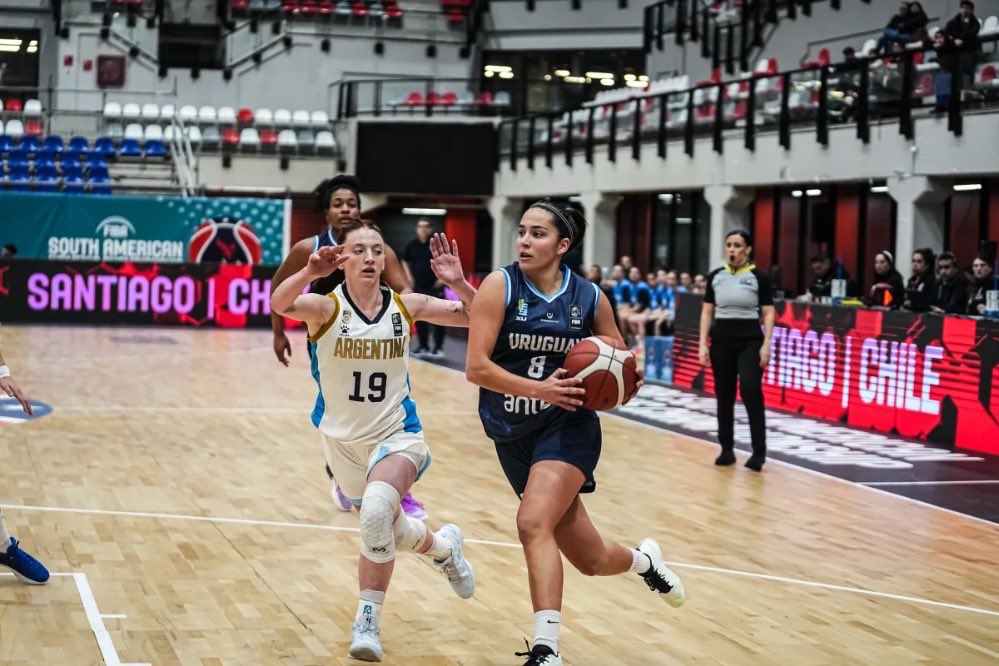 #UruguayosxBT | ÉXODO ORIENTAL

Carolina Fernández tendrá su primera experiencia en el básquetbol argentino y estirará la numerosa lista de jugadoras uruguayas en la vecina orilla.

📝 <a href="/Cristiaan014/">Cristian Yañez</a> 

👉🏻 wp.me/p6K7W2-115Z