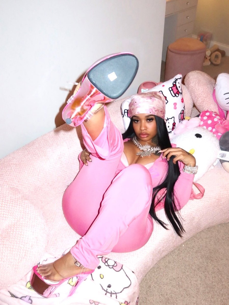 OnlyTrendsetta's tweet image. You didn't get on me right there, so quit askin' where I'm at.