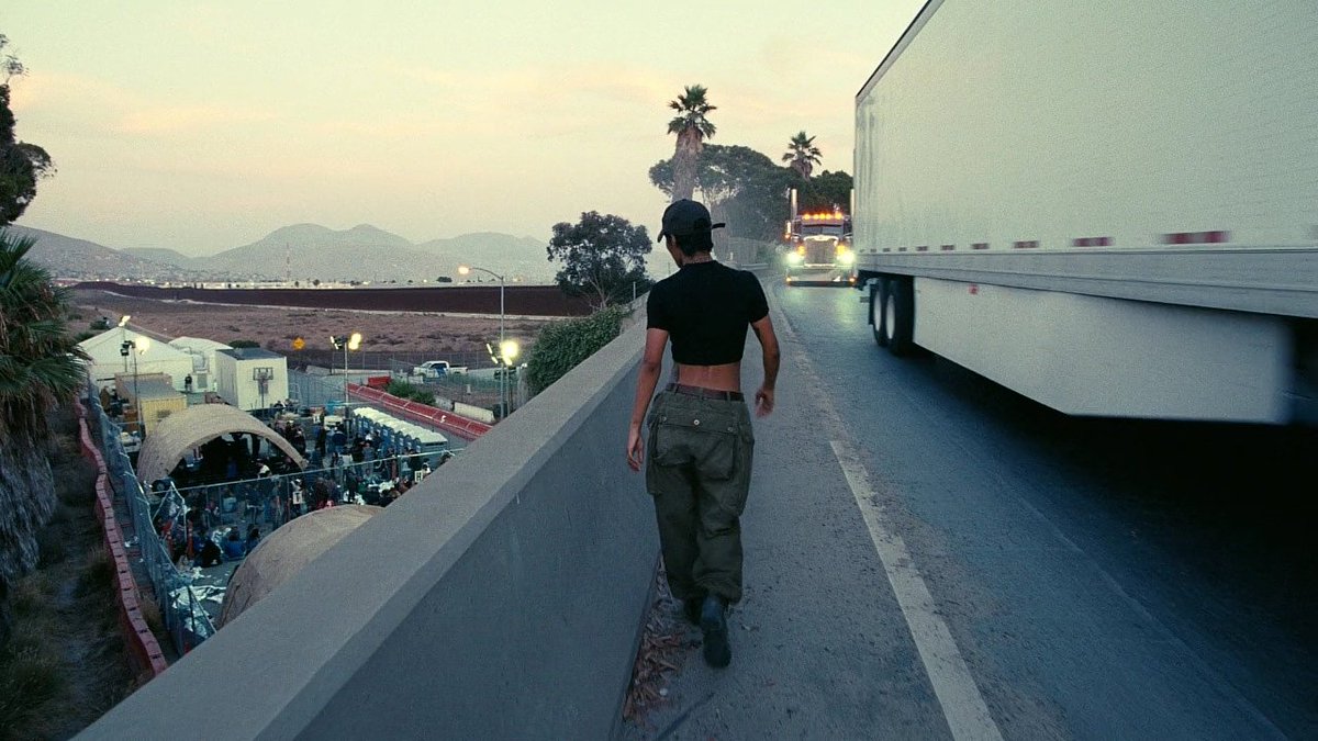 screenscaps's tweet image. one battle after another (2025) dir. paul thomas anderson